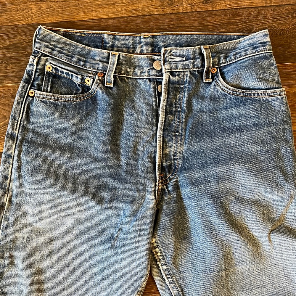 Distressed Levi’s Jean straight leg style 501 size 30-32